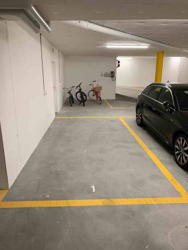 null rooms Car park, garage for rent in Bonstetten - image 1/1