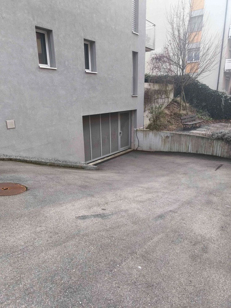 Parking, garage null pièces à louer à Losanna - image 1/4