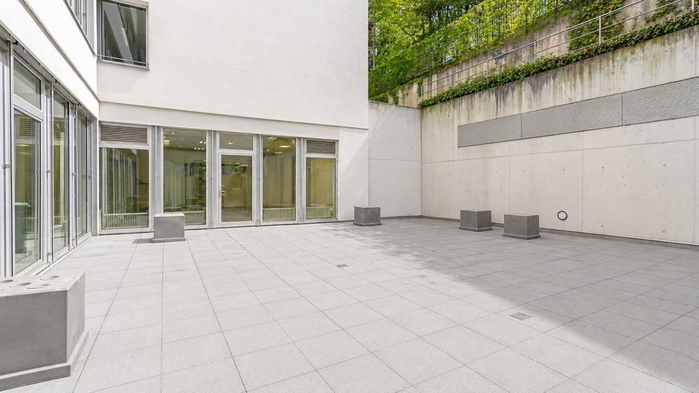 null rooms Office & Commercial for rent in Winterthur - image 1/12