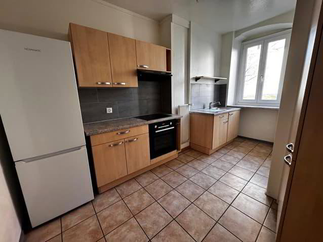 3 rooms Apartment for rent in La Chaux-de-Fonds - image 1/6