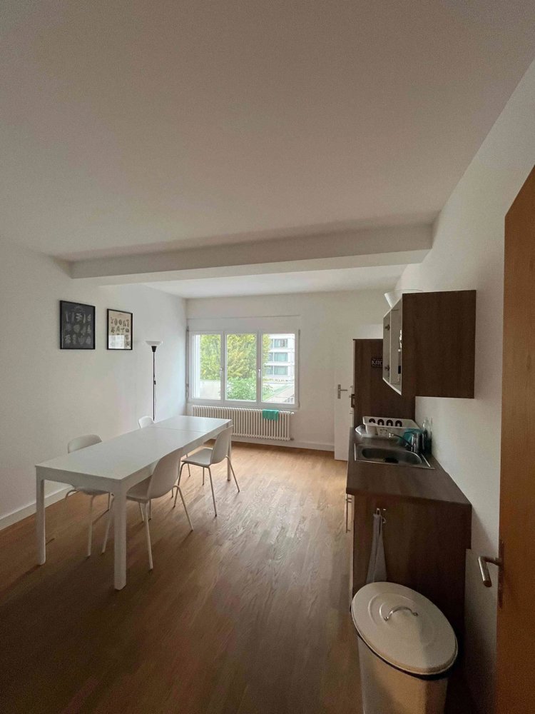 4 rooms Office & Commercial for rent in Basel - image 1/10
