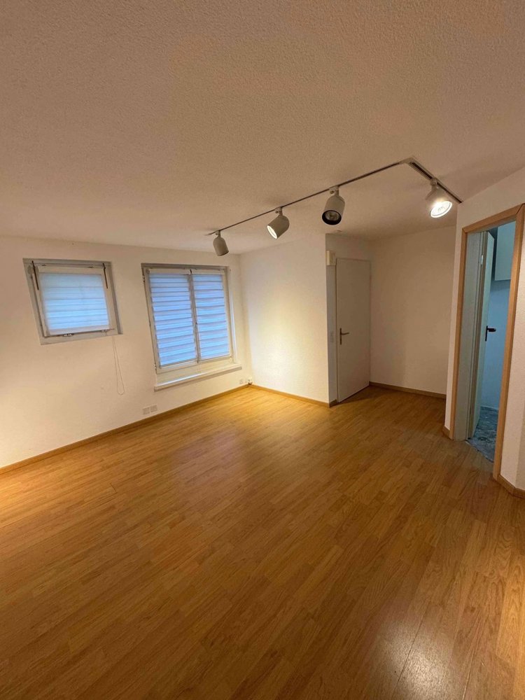 1.5 Zimmer Büro zu vermieten in Dürnten - Bild 1/5