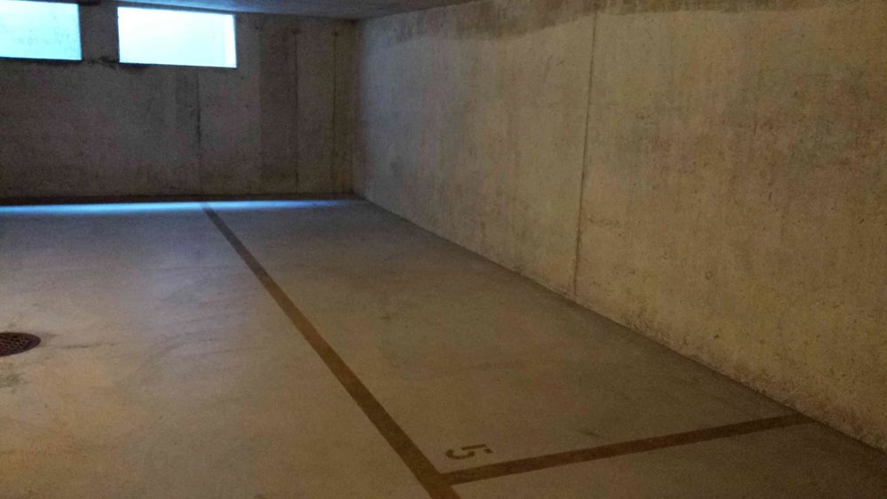 null rooms Car park, garage for rent in Wettingen - image 1/4