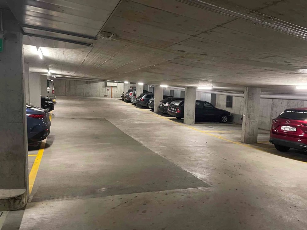 null rooms Car park, garage for rent in Dietikon - image 1/5