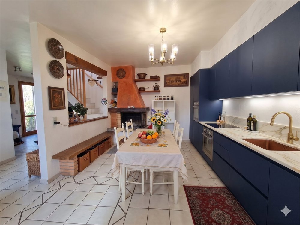 3 rooms House to buy in Coldrerio - image 1/13
