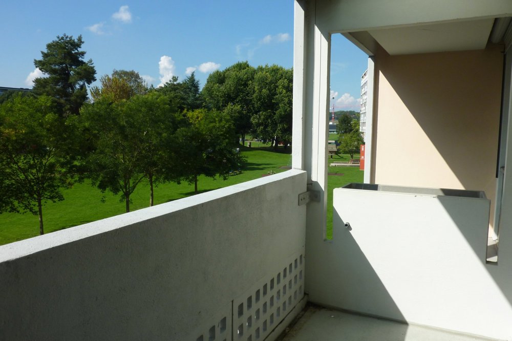 Appartement 5 pièces à louer à Birr - image 1/5