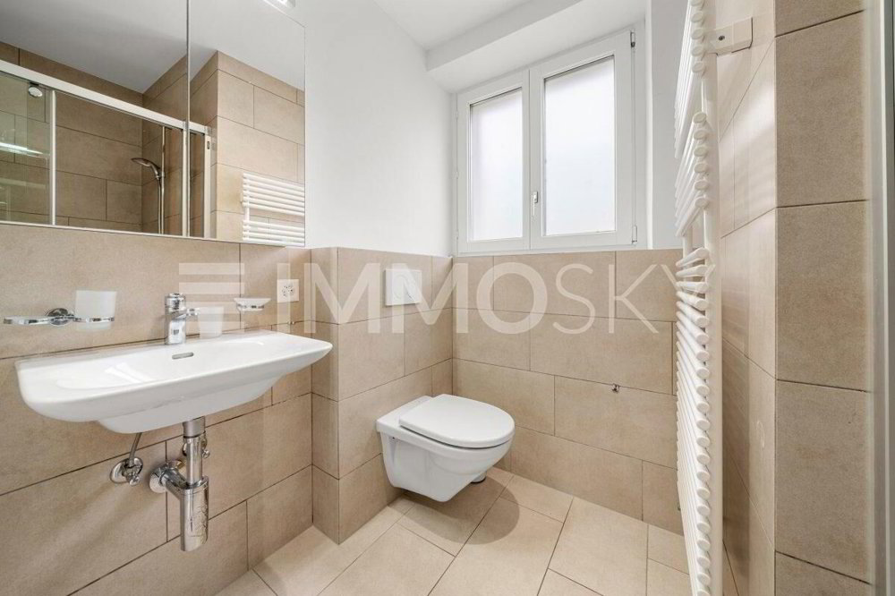Ufficio & Commercio di 13.5 locali in vendita a Corcelles NE - immagine 1/5
