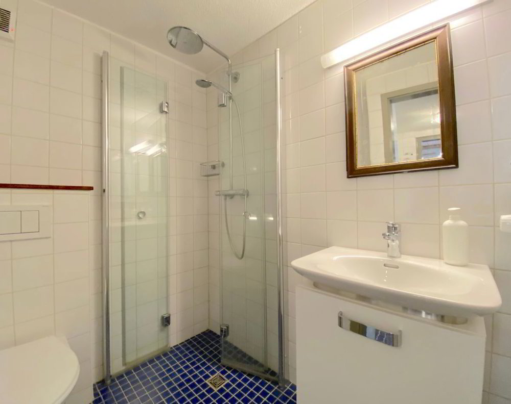 4.5 rooms Apartment to buy in Hospental - image 1/8