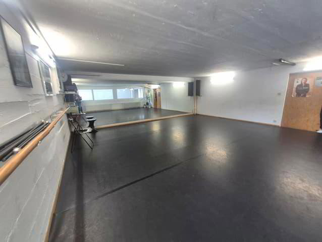 null rooms Office & Commercial for rent in Sion - image 1/5
