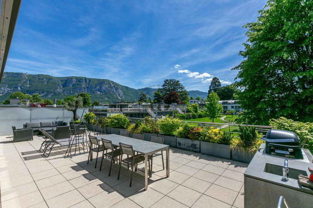 4 rooms Apartment to buy in Troinex - image 1/6