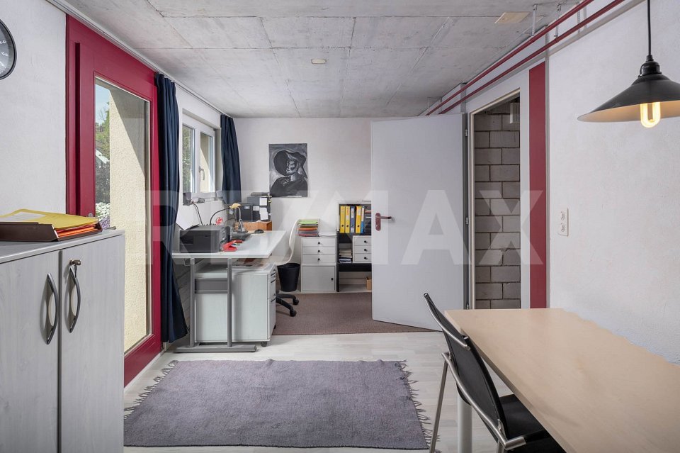 5 rooms House to buy in Rüti ZH - image 1/13