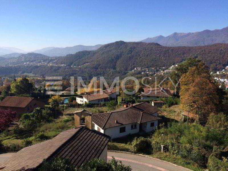 Casa di 9 locali in vendita a Villa Luganese - immagine 1/7