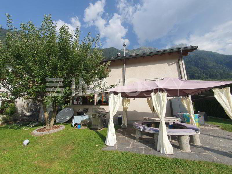 Casa di 6.5 locali in vendita a Dangio - immagine 1/6