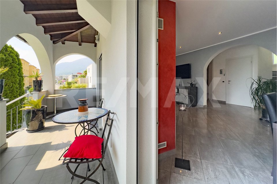 Maison 6 pièces à acheter à Riazzino - image 1/4