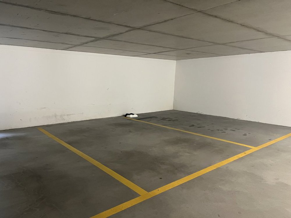 null Zimmer Parkplatz, Garage zu vermieten in St-Sulpice VD - Bild 1/3