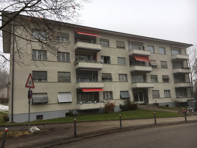 4 rooms Apartment for rent in Rüti ZH - image 1/1