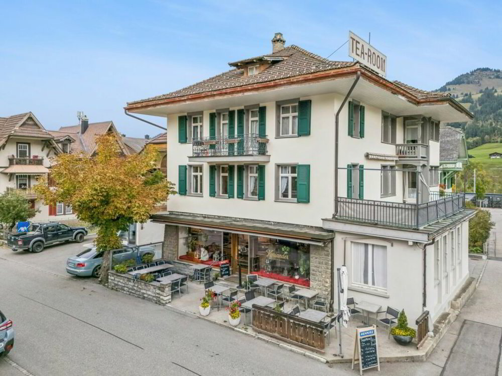 Appartamento di 4 locali in vendita a Zweisimmen - immagine 1/13