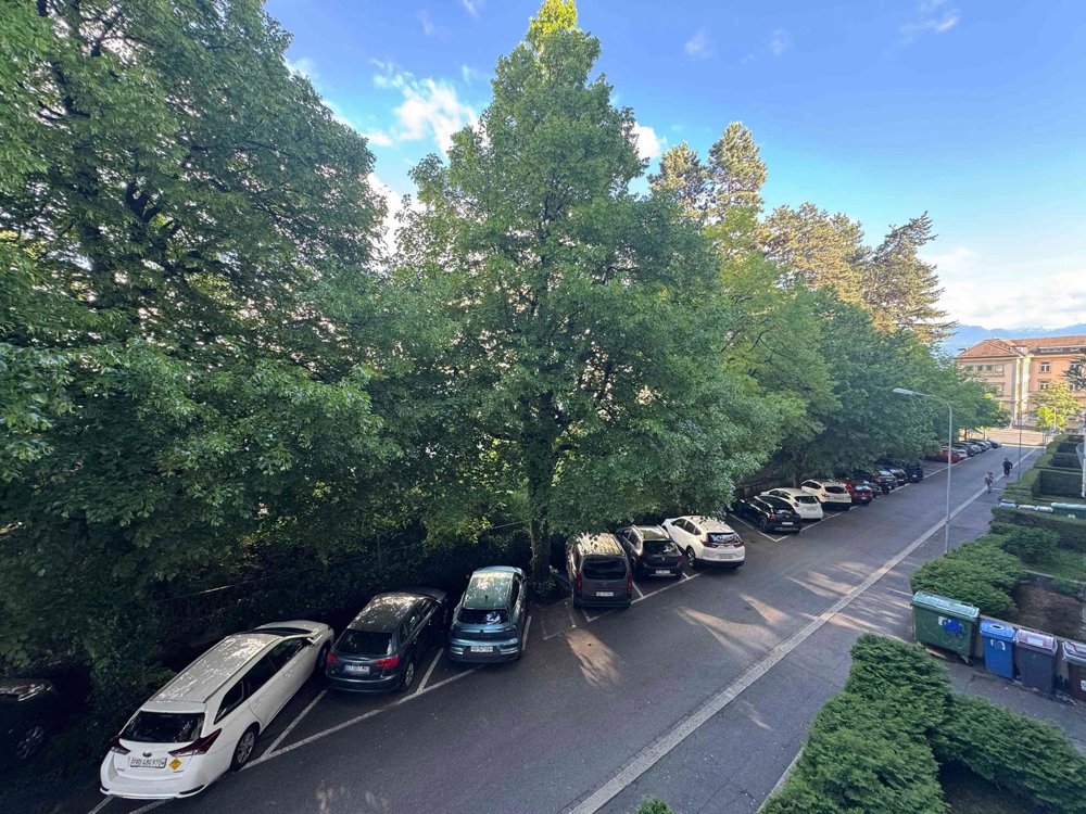 2.5 rooms Apartment to buy in Lausanne - image 1/8