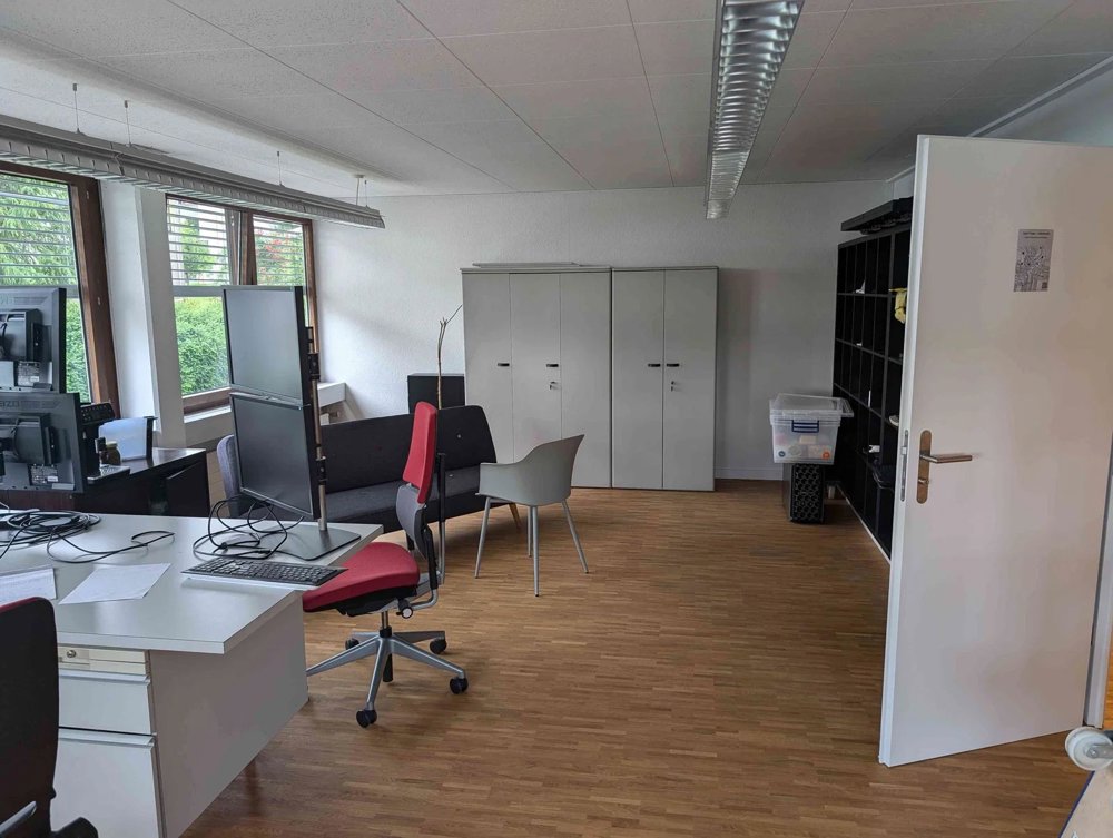 Bureau & Commerce 1 pièces à louer à Aarau - image 1/3