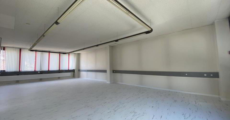 Ufficio & Commercio di null locali in affitto a Neuchâtel - immagine 1/12