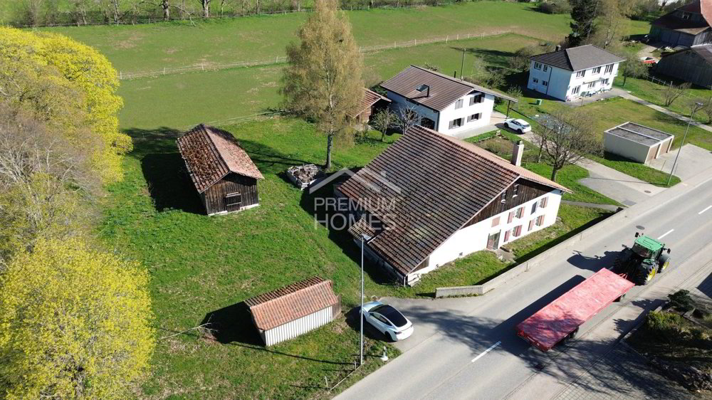 Casa di 5 locali in vendita a Les Reussilles - immagine 1/10