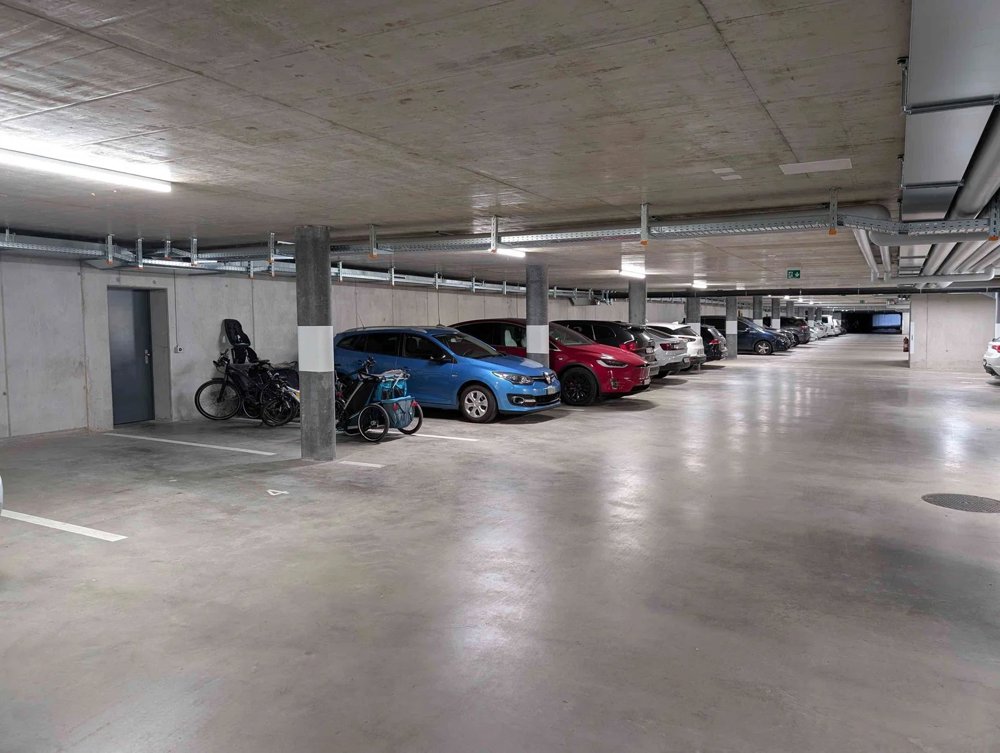 Parcheggio, garage di null locali in affitto a Burgdorf - immagine 1/2