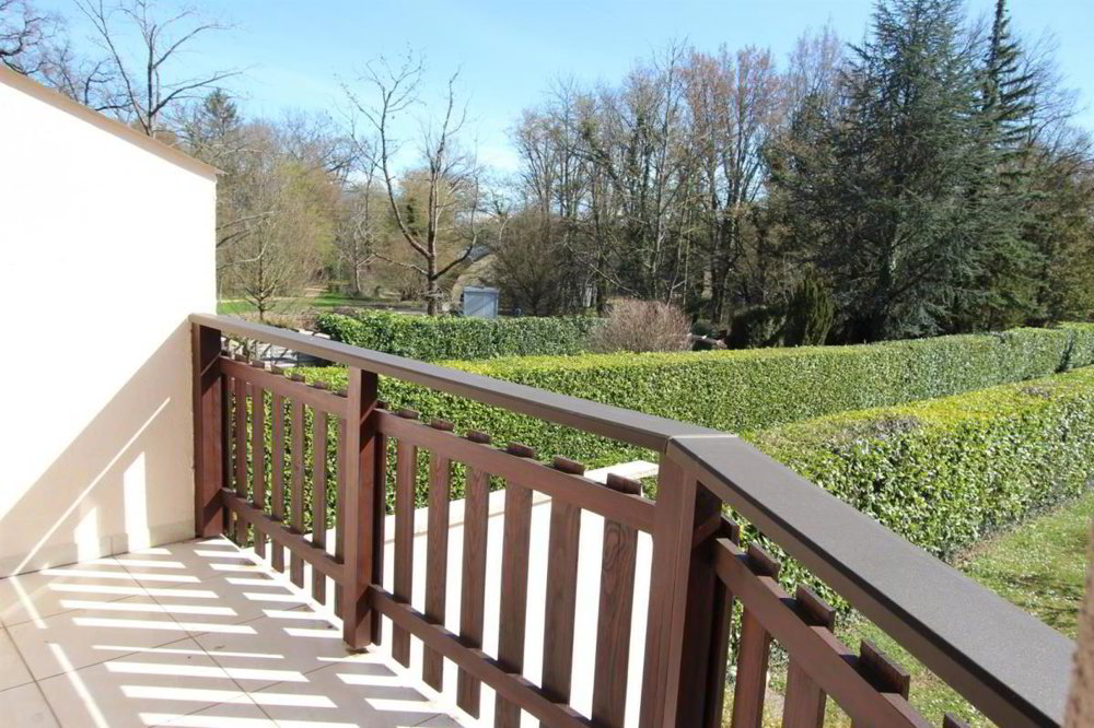 7 rooms House for rent in Bellevue - image 1/8