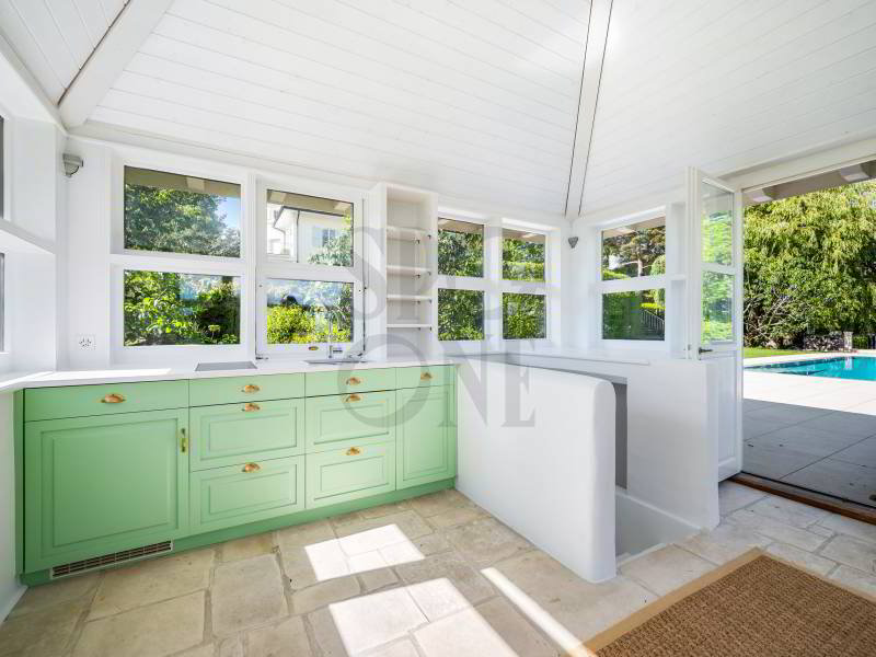 10 rooms House to buy in Lonay - image 1/11