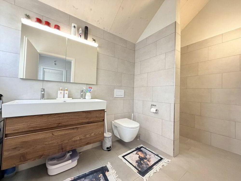 5.5 Zimmer Haus zum verkaufen in Bronschhofen - Bild 1/13