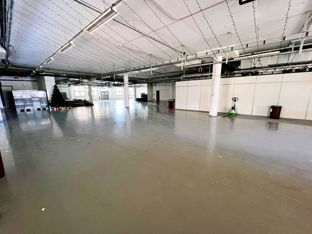 Ufficio & Commercio di 1 locali in affitto a Rivera - immagine 1/3