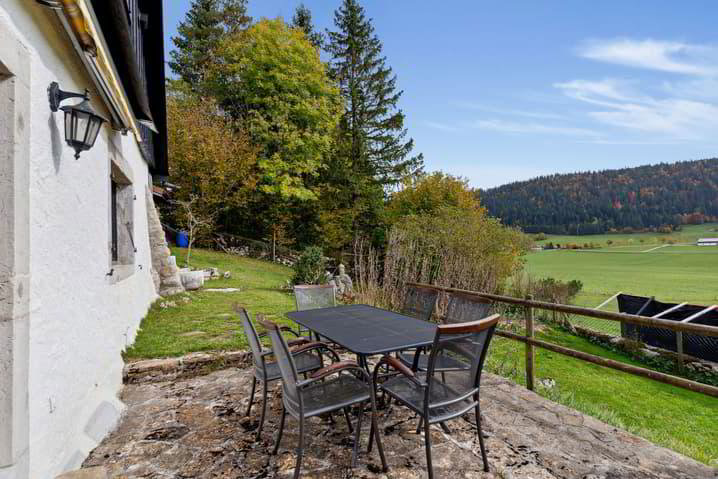 5.5 rooms House to buy in La Chaux-du-Milieu - image 1/7