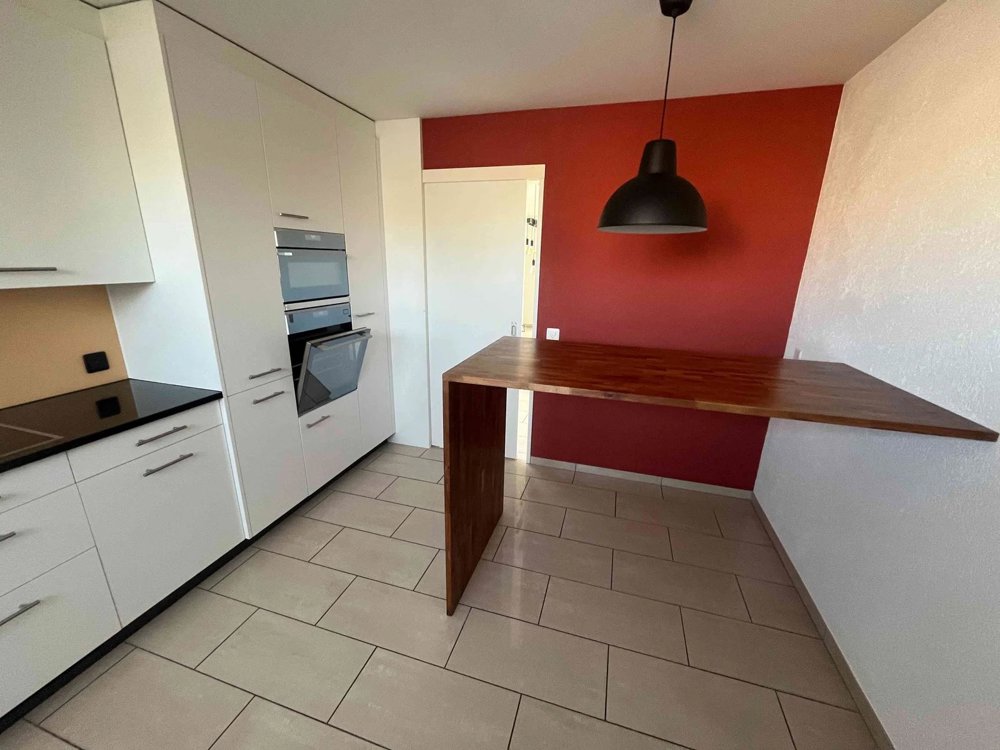 Maison 7.5 pièces à louer à Sins - image 1/11