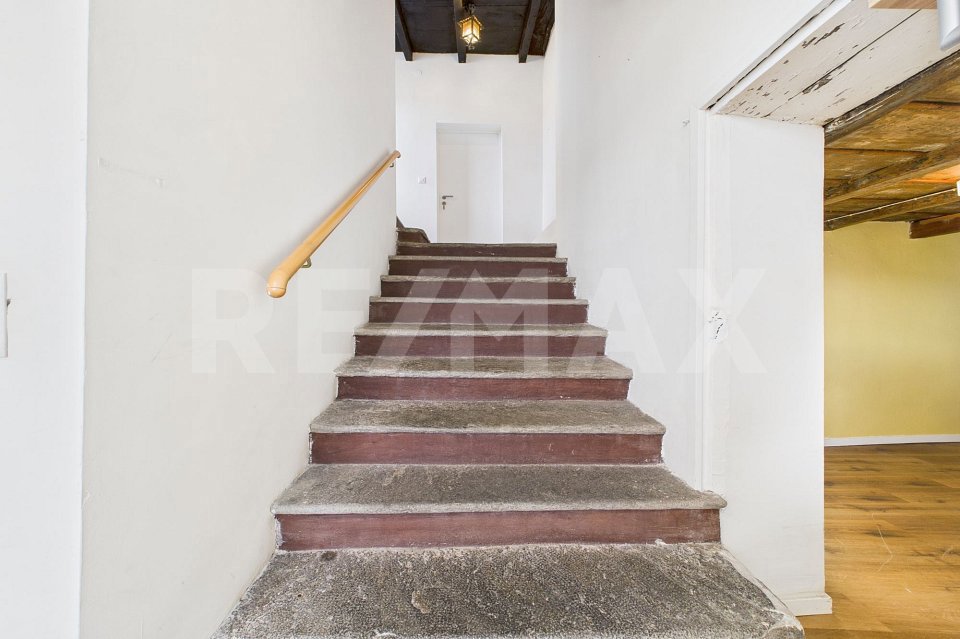 Maison 10 pièces à acheter à Viganello - image 1/13