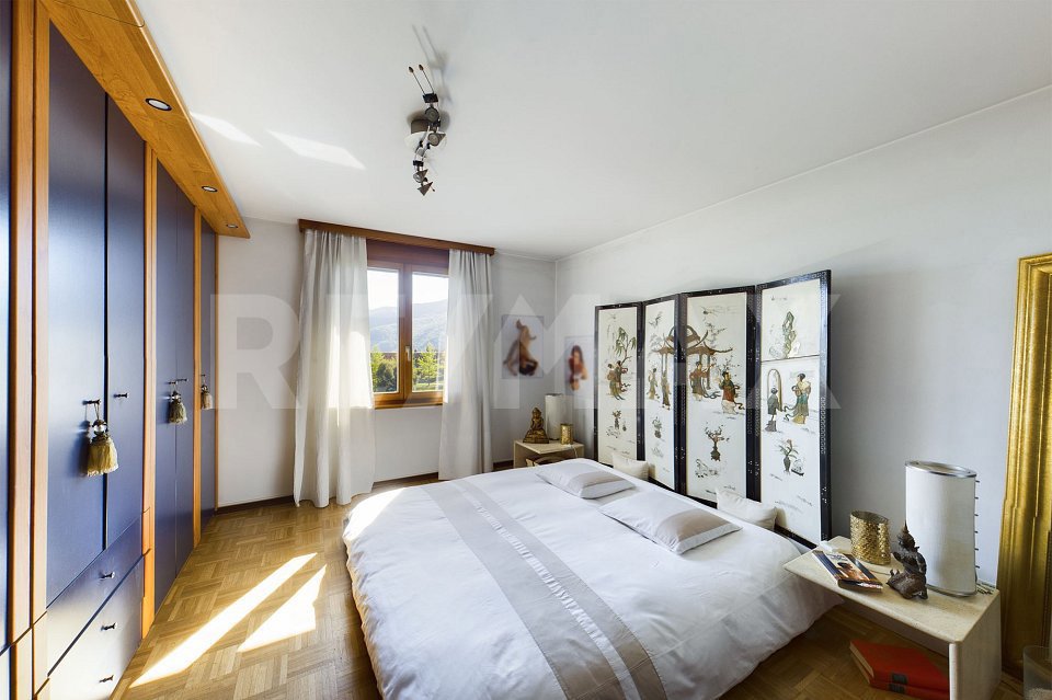 Casa di 5 locali in vendita a Rovio - immagine 1/13