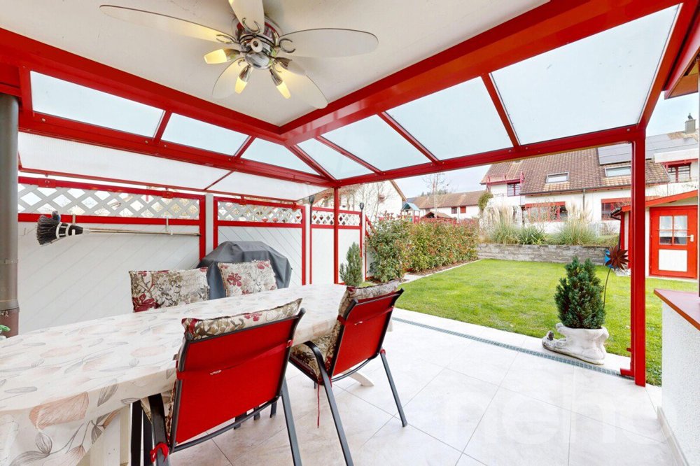 Casa di 7 locali in vendita a Schönenwerd - immagine 1/12