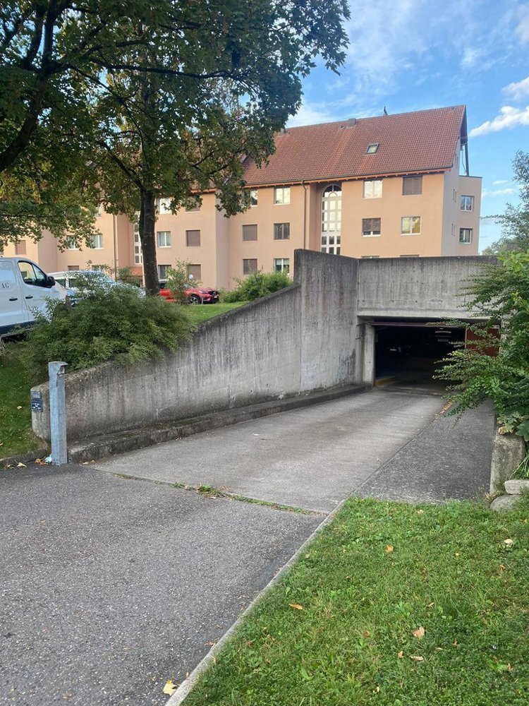 null rooms Car park, garage for rent in Volketswil - image 1/4