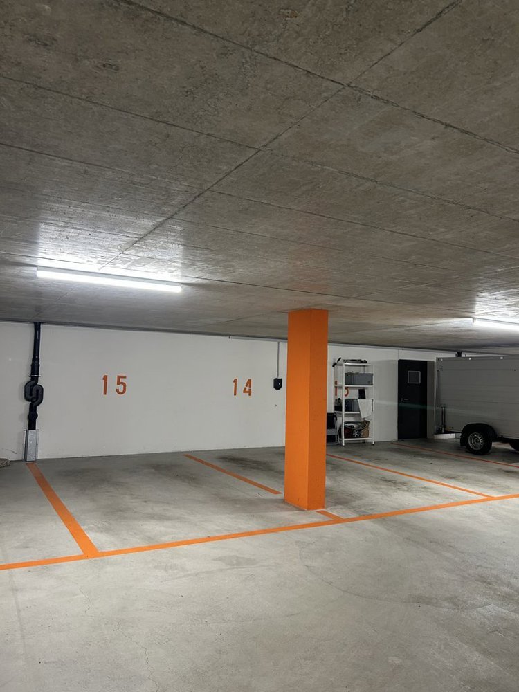null rooms Car park, garage for rent in Baden - image 1/5