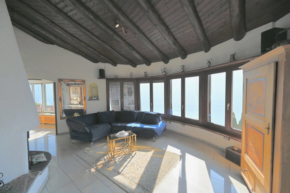 Casa di 14 locali in vendita a Vico Morcote - immagine 1/13