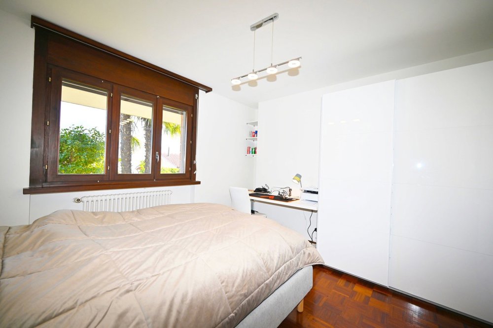 Casa di 11 locali in vendita a Breganzona - immagine 1/13