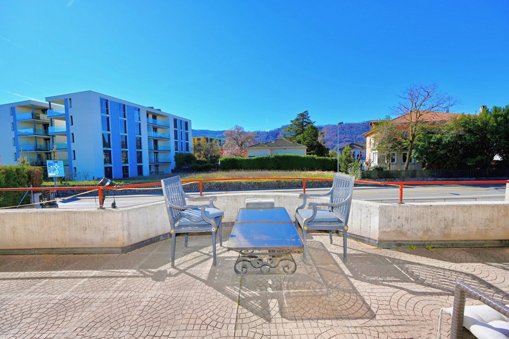 Casa di 11 locali in vendita a Balerna - immagine 1/13