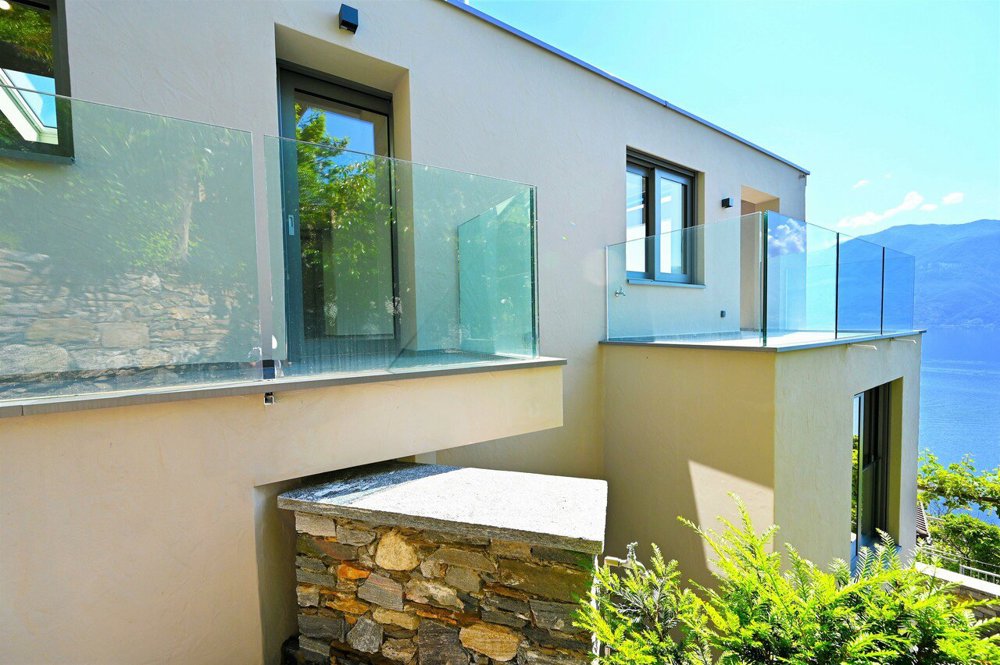 Casa di 4 locali in vendita a Ronco sopra Ascona - immagine 1/13