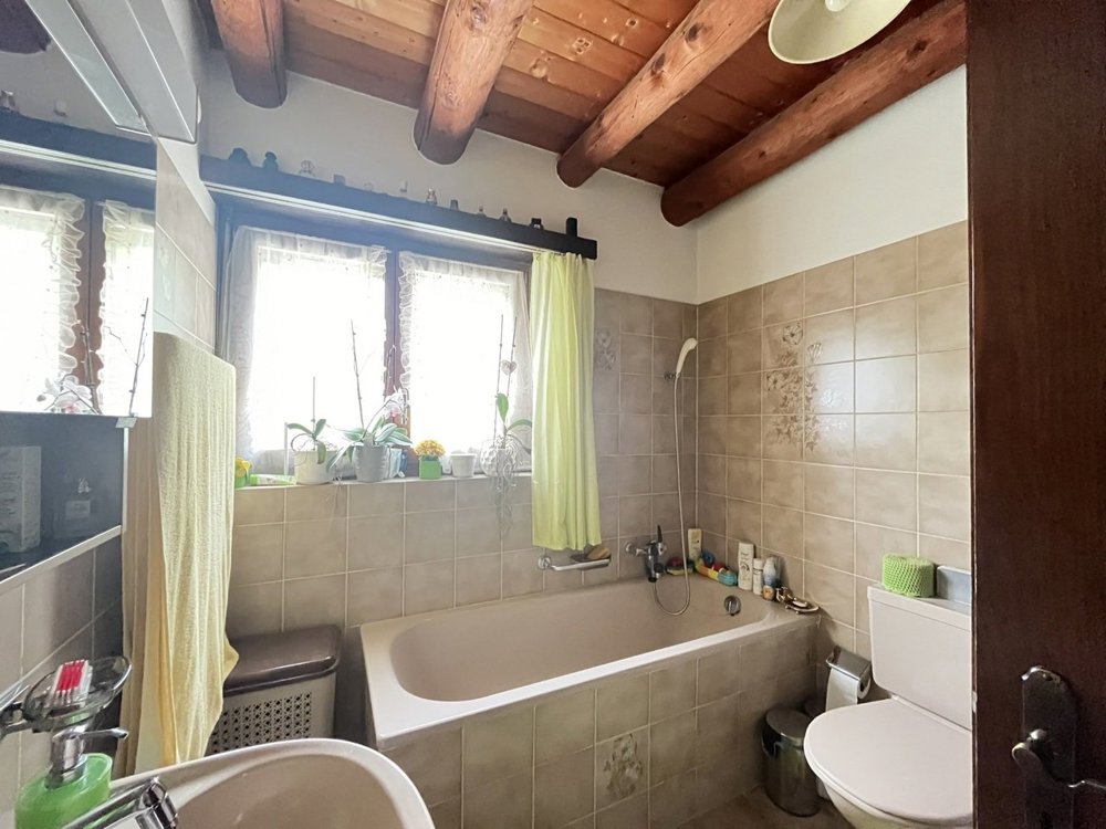 Casa di 6 locali in vendita a Contra - immagine 1/13