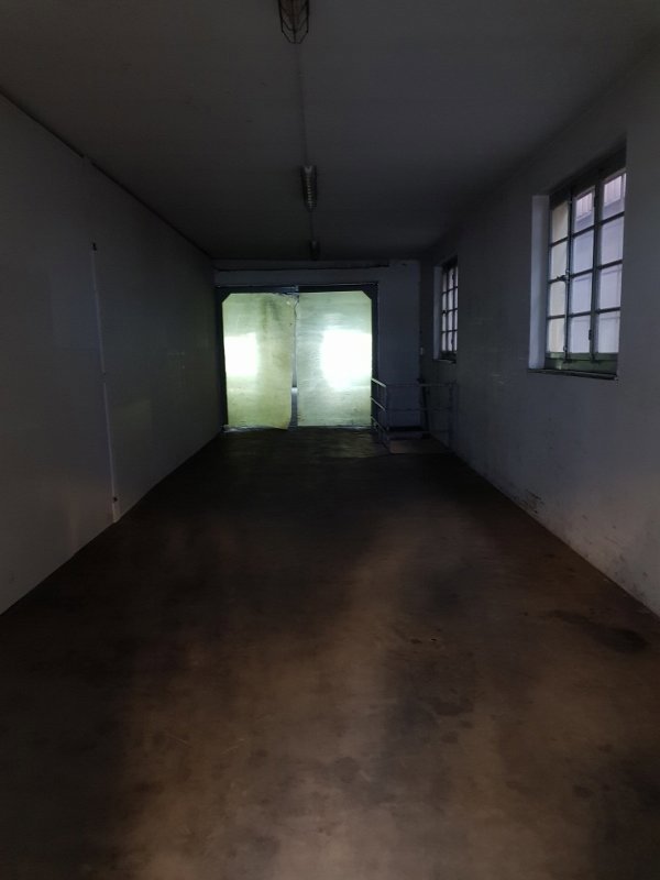 null rooms Office & Commercial for rent in Charrat - image 1/3