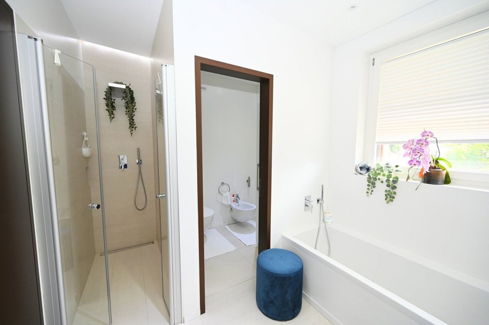Casa di 6 locali in vendita a Breganzona - immagine 1/13