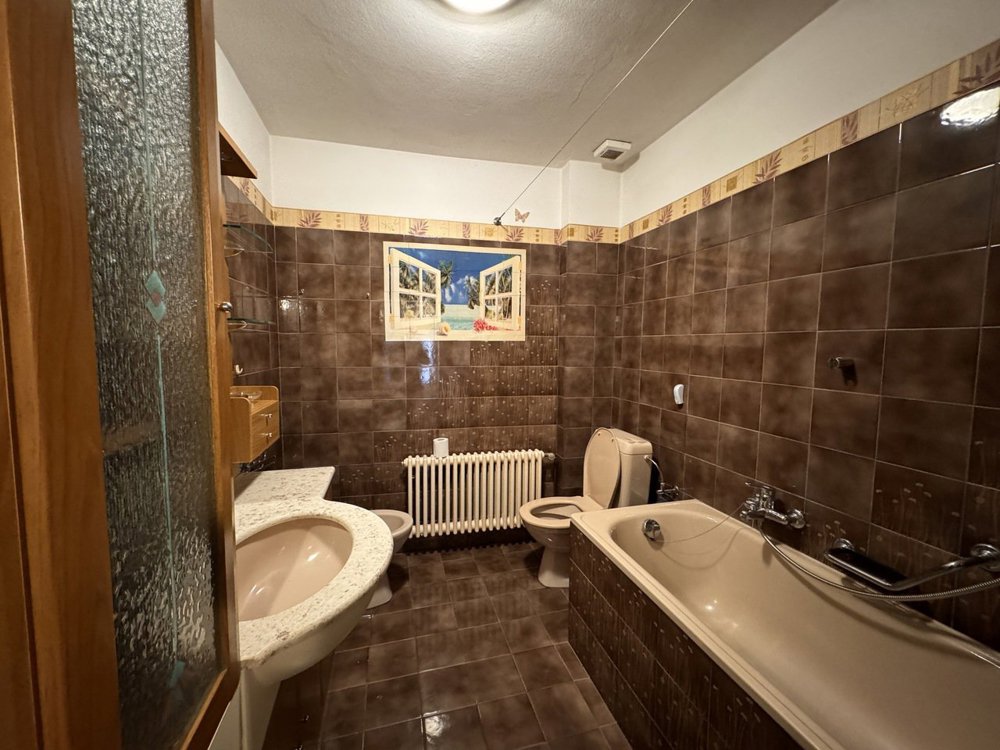 Maison 8 pièces à acheter à Brusino Arsizio - image 1/13