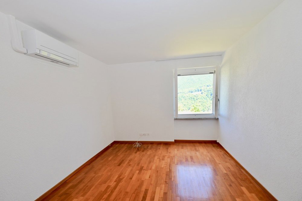 Casa di 5 locali in vendita a Montagnola - immagine 1/13
