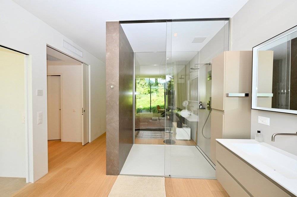 Casa di 7 locali in vendita a Origlio - immagine 1/13