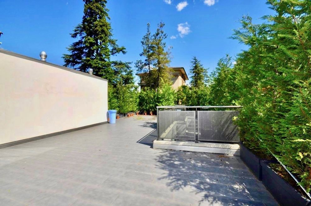 Casa di 6 locali in vendita a Bissone - immagine 1/11