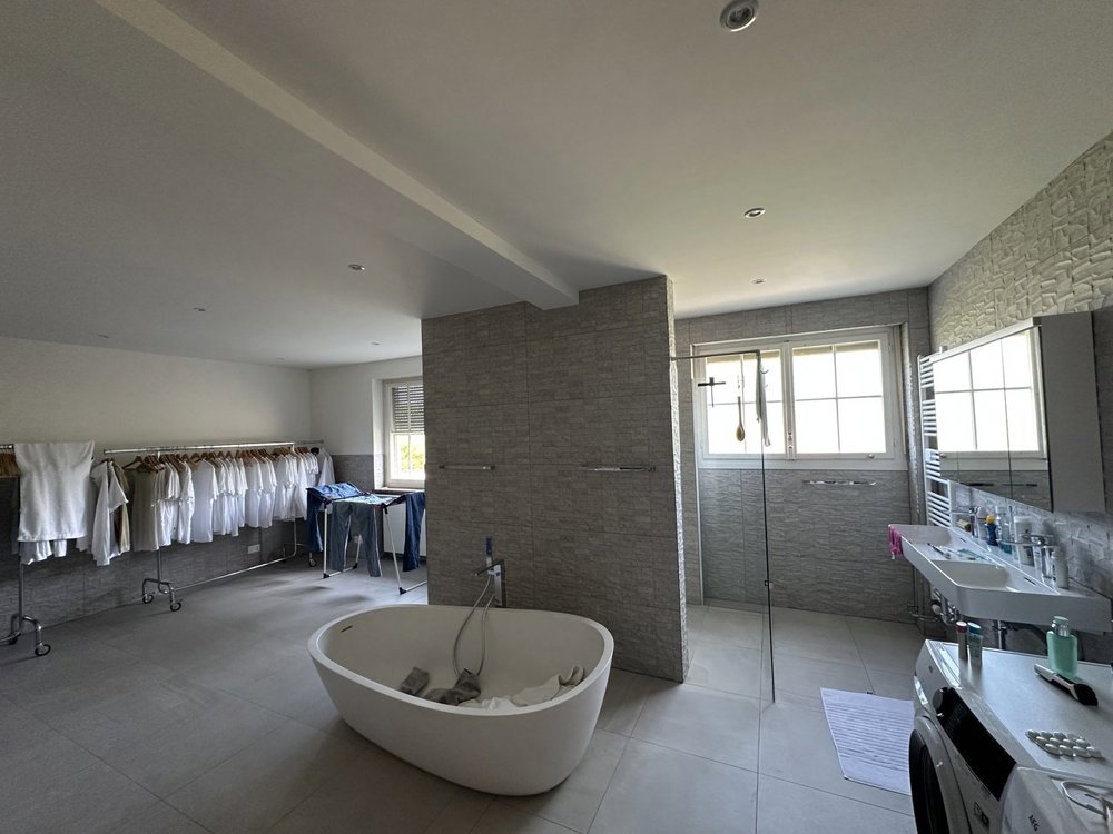 Maison 14 pièces à louer à Mariastein - image 1/13