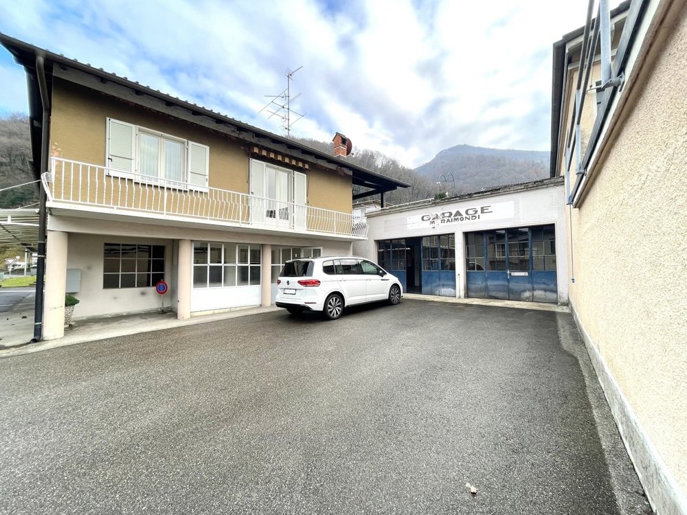 Casa di 4 locali in vendita a Brusino Arsizio - immagine 1/13